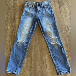 Judy Blue Mid Rise Relaxed Fit Jeans
